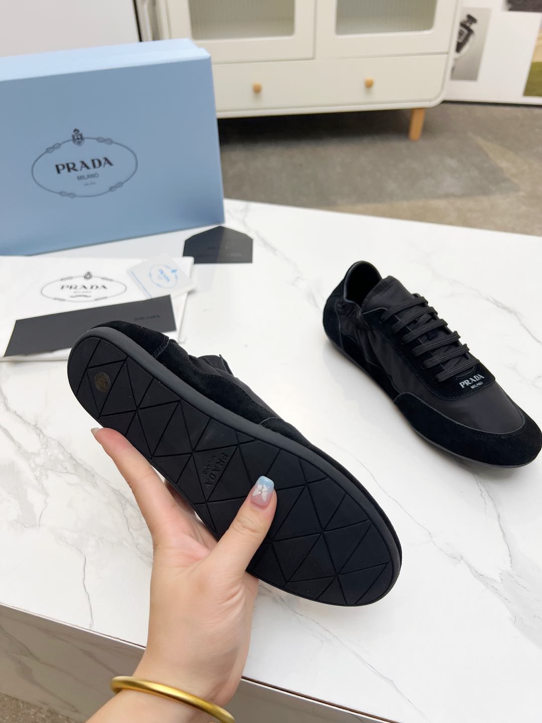 P-Sneakers