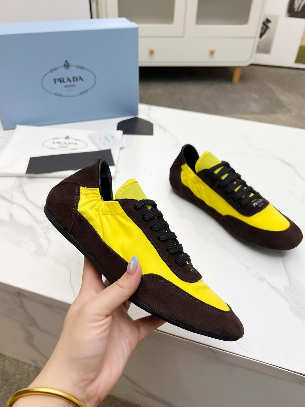 P-Sneakers