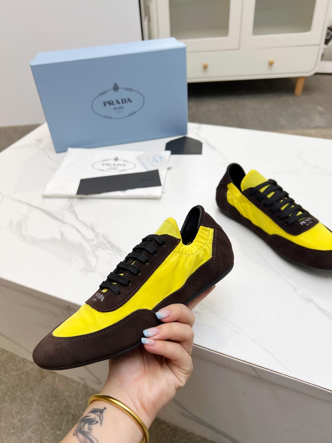 P-Sneakers