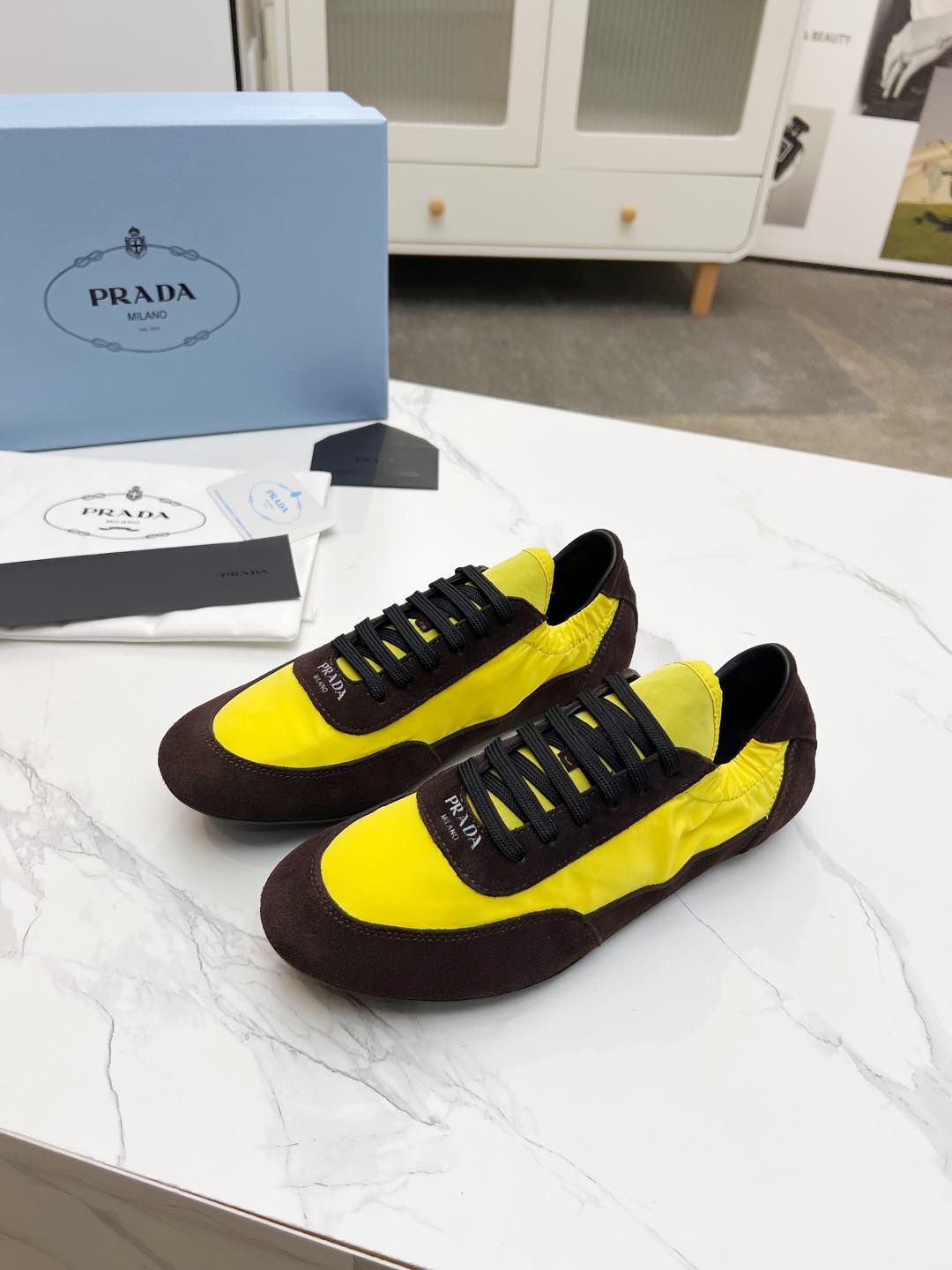 P-Sneakers