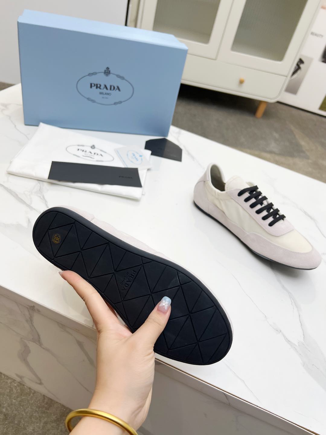 P-Sneakers