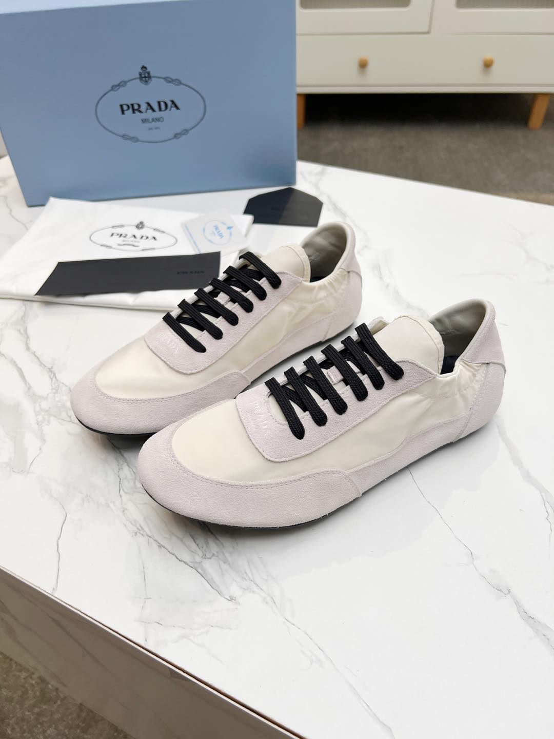 P-Sneakers
