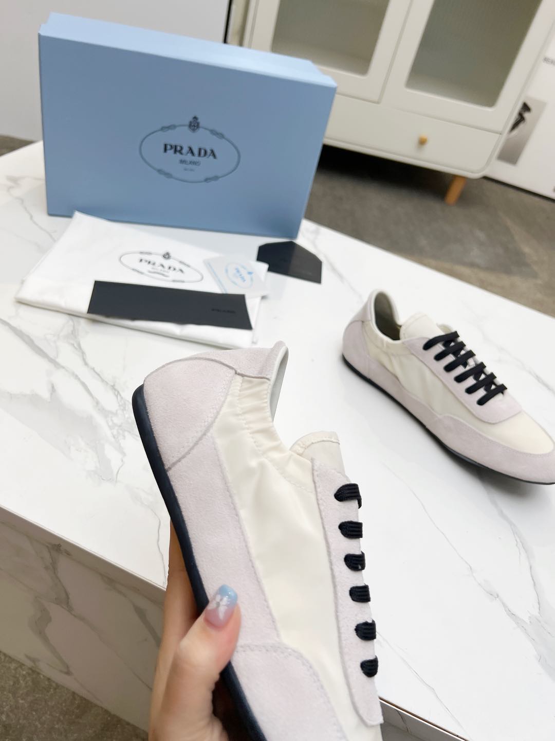 P-Sneakers