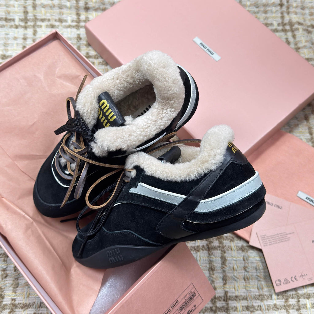 M-Sneakers