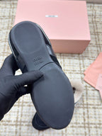M-Sneakers