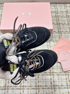 M-Sneakers