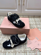 M-Sneakers