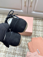 M-Sneakers