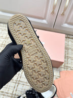 M-Sneakers