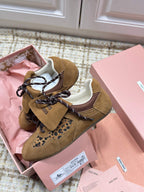M-Sneakers
