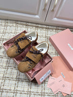 M-Sneakers
