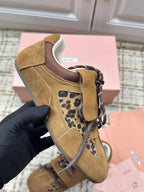M-Sneakers