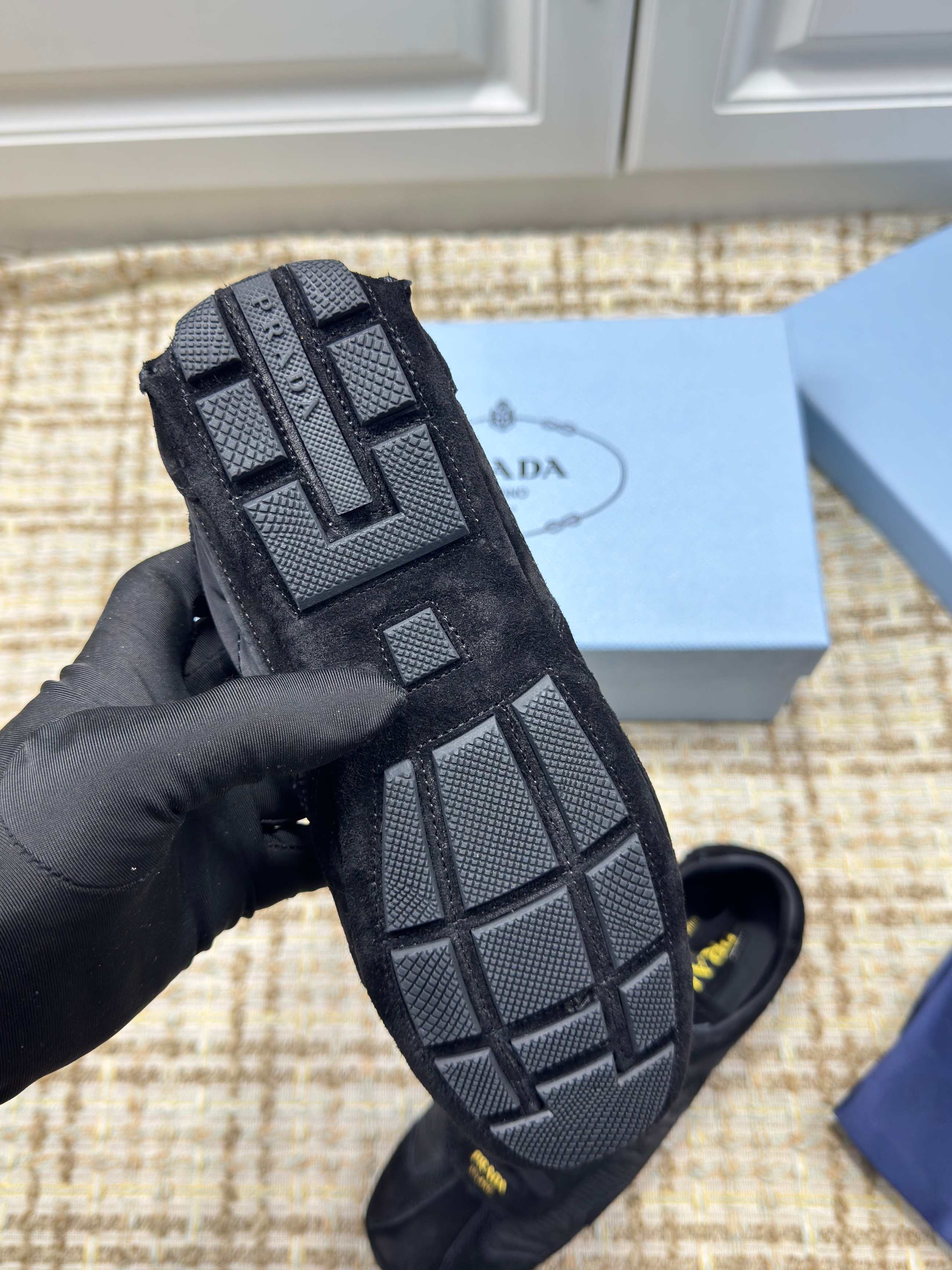 P-Sneakers