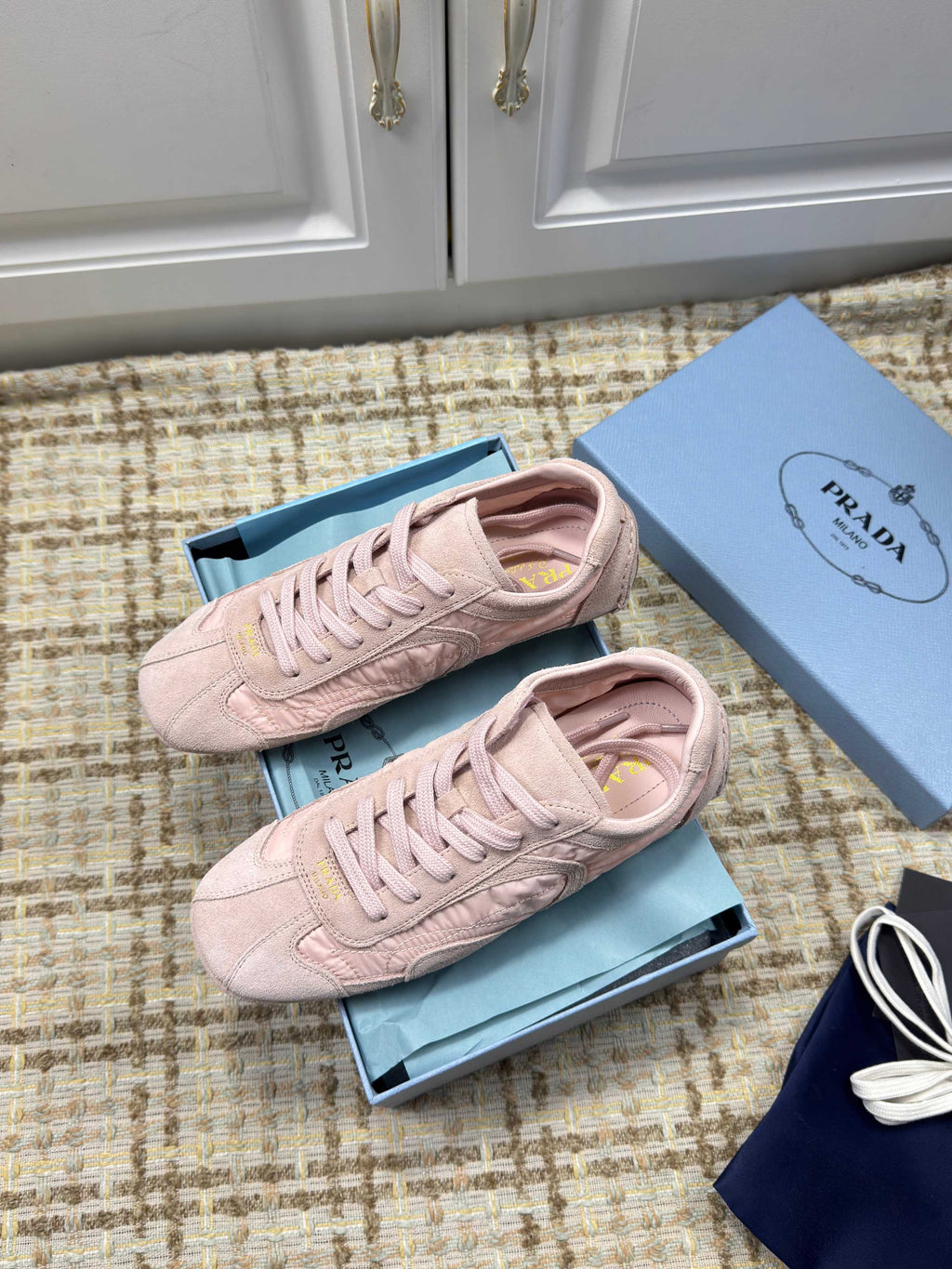 P-Sneakers