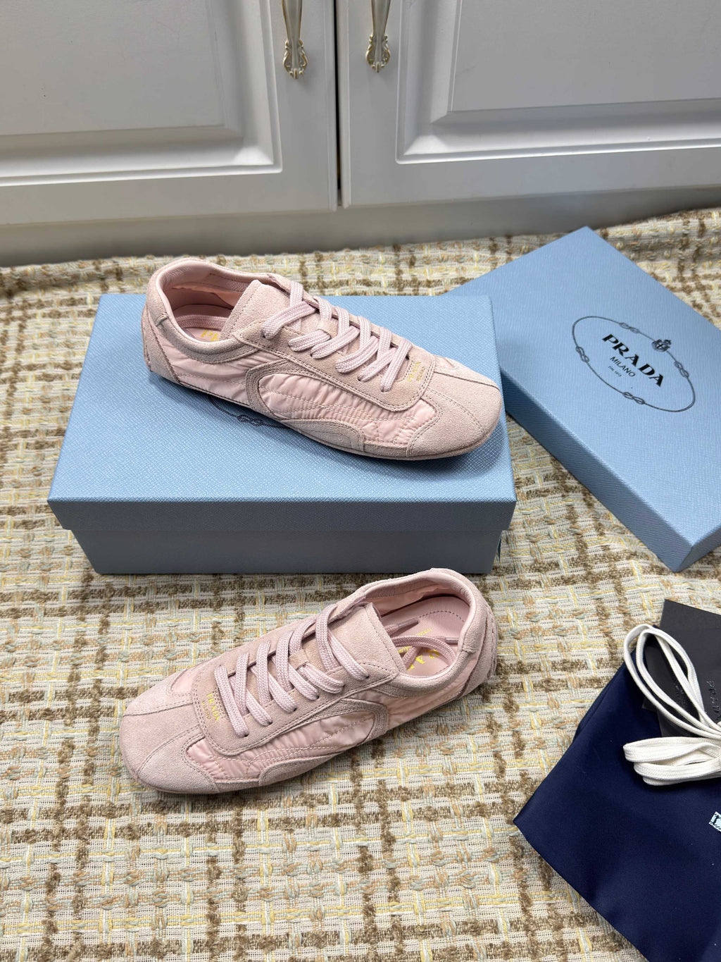 P-Sneakers