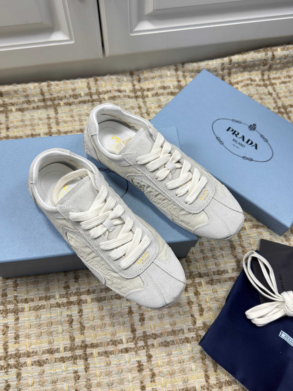 P-Sneakers