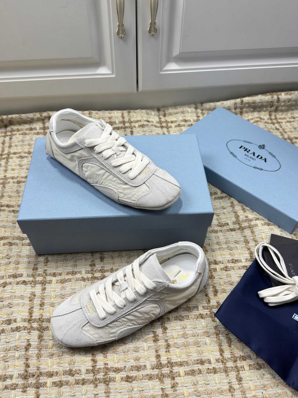 P-Sneakers