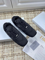D-Sneakers