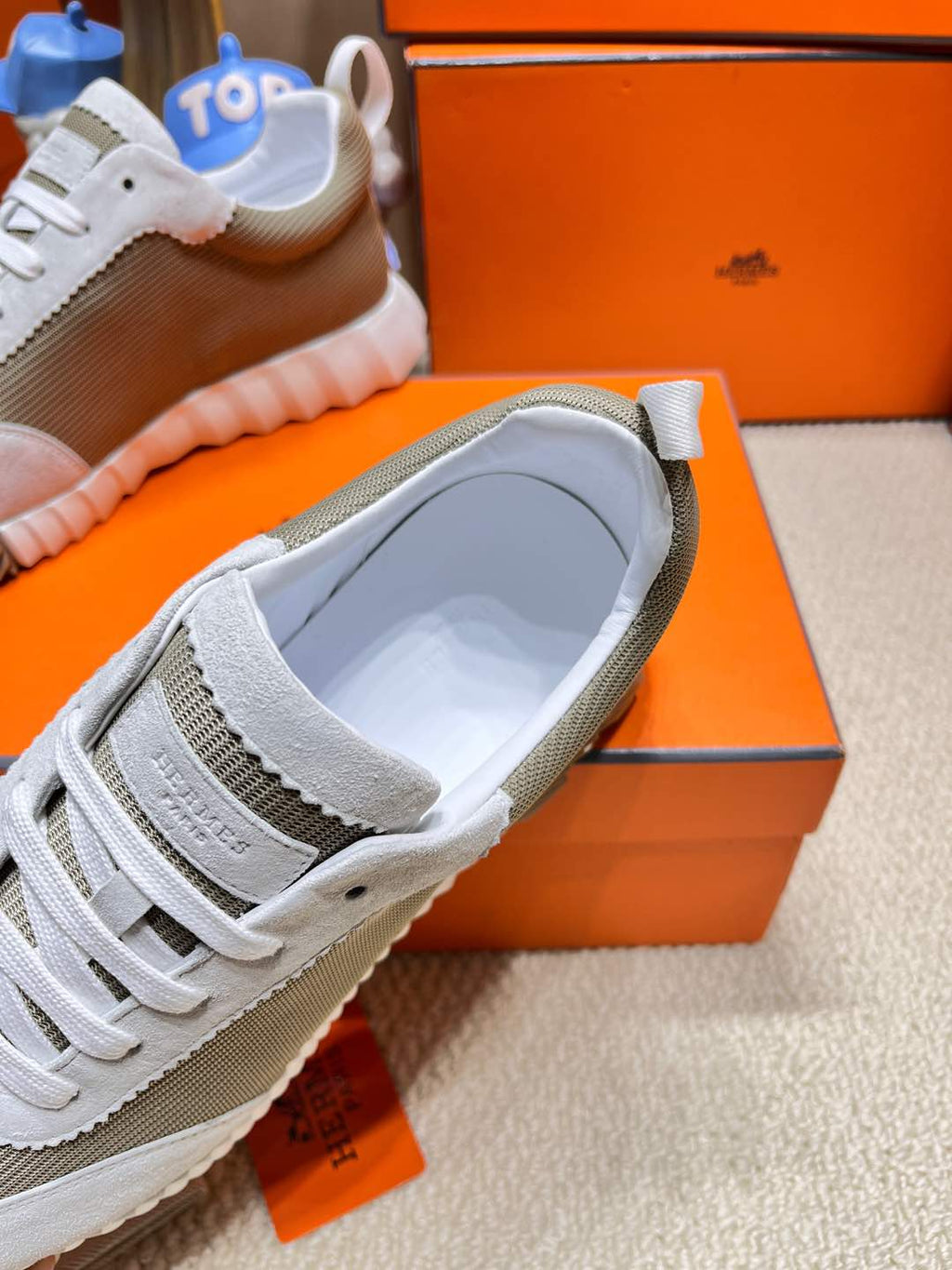 A-Sneakers