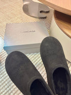 B-Sneakers