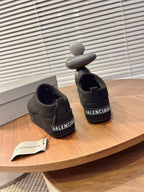 B-Sneakers