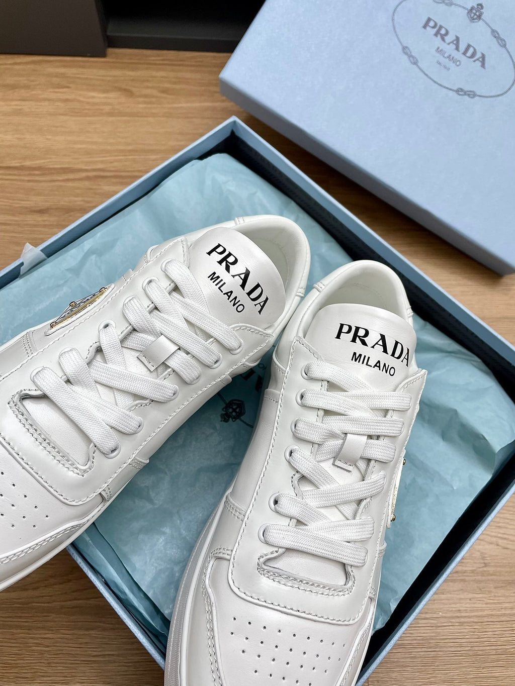 P-Sneakers
