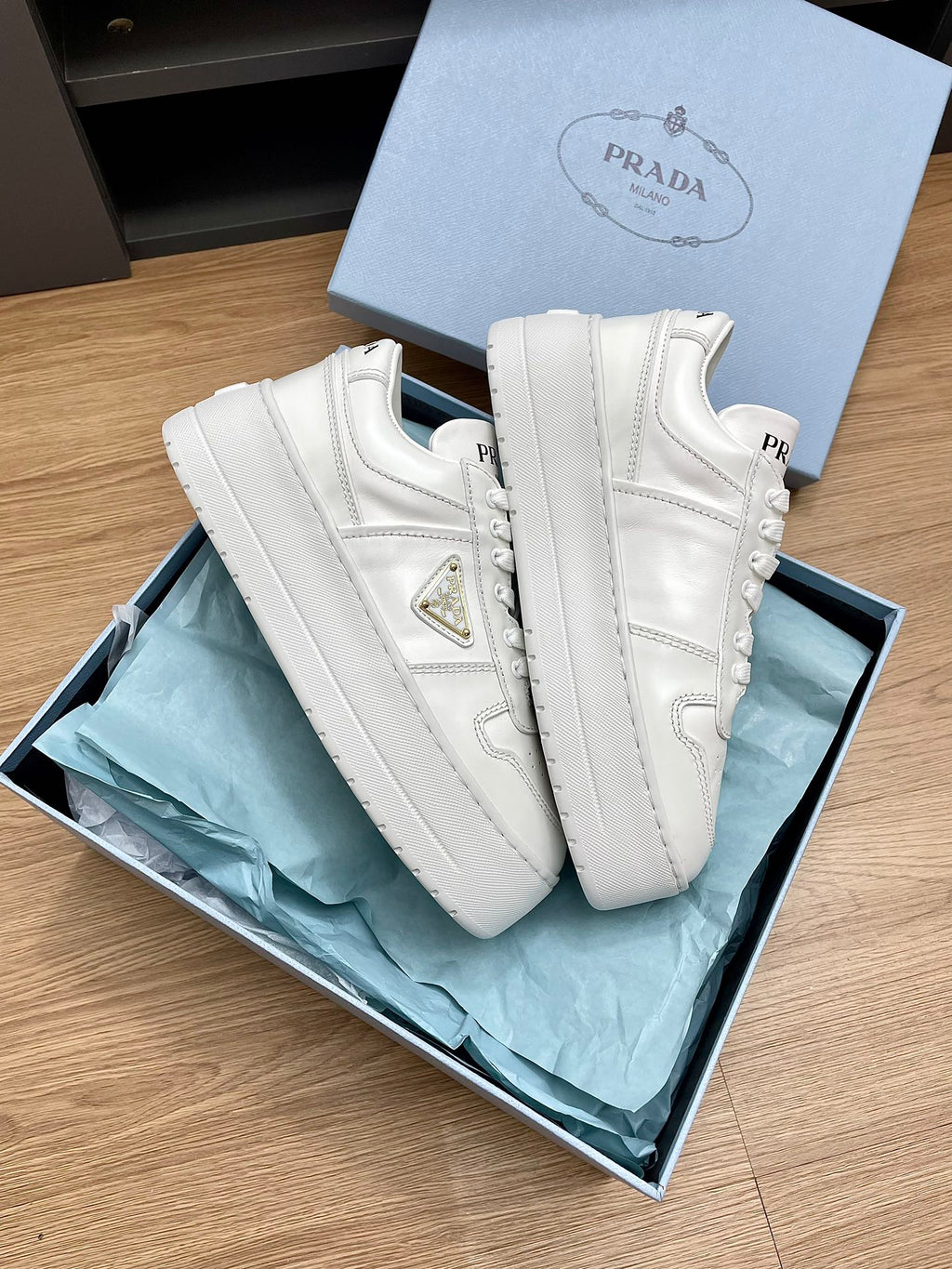 P-Sneakers