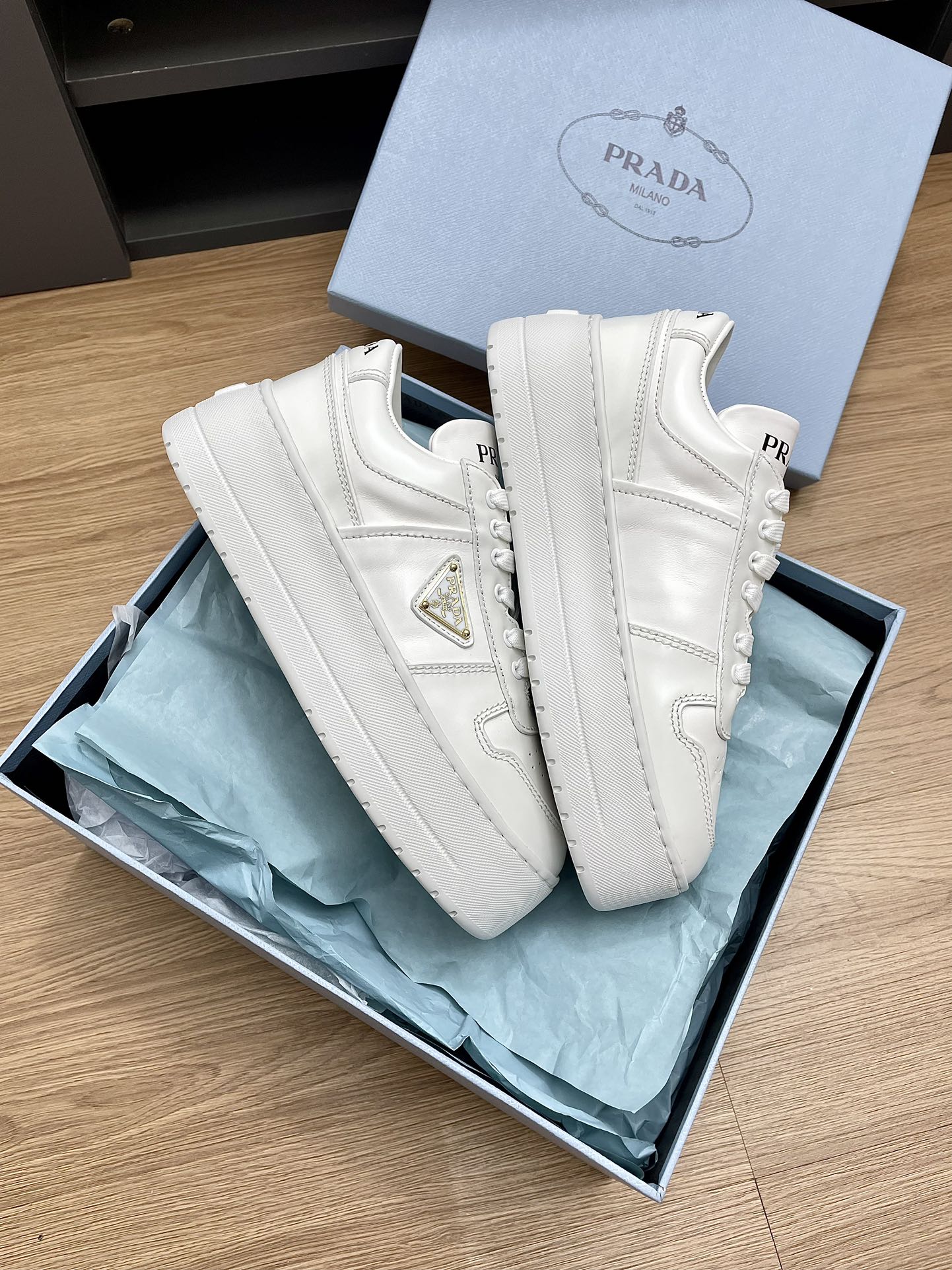 P-Sneakers