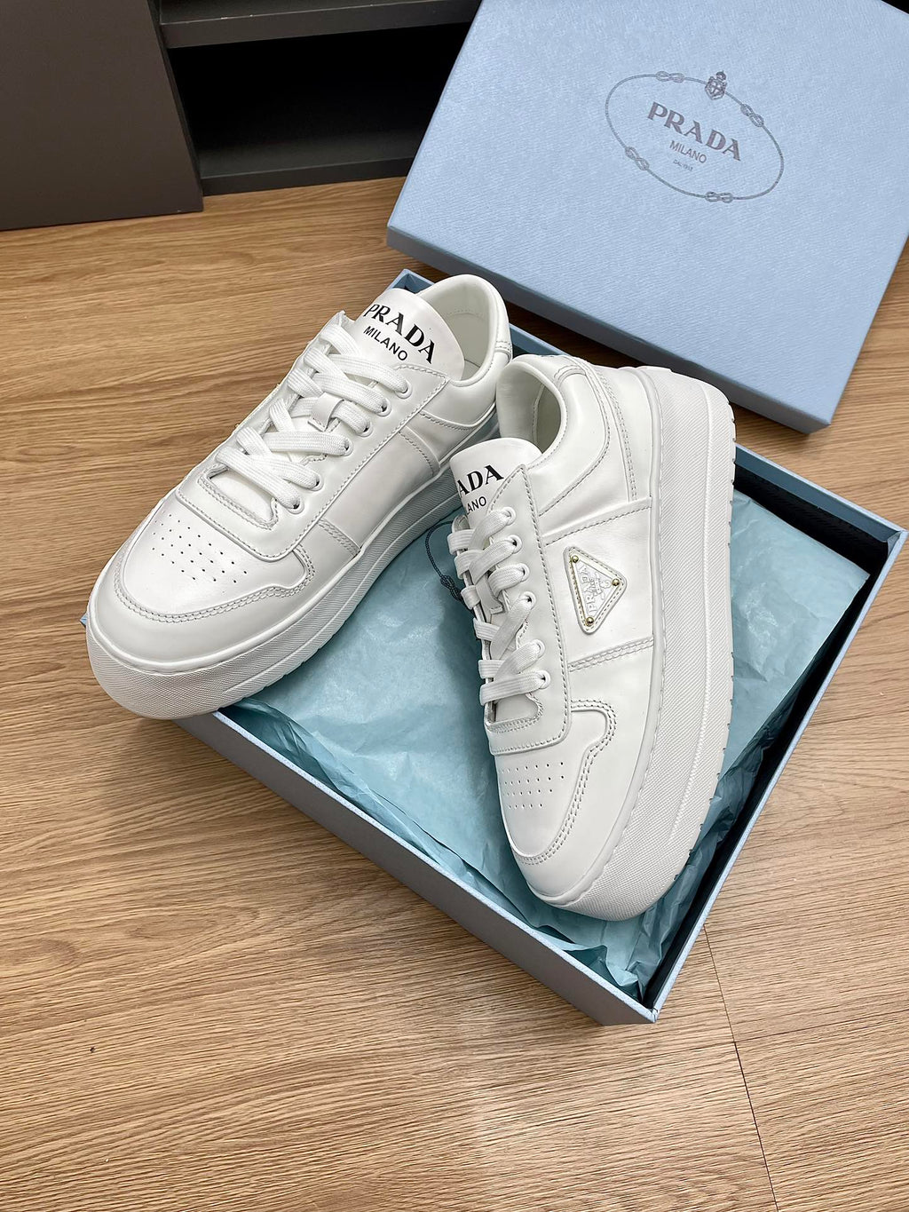 P-Sneakers