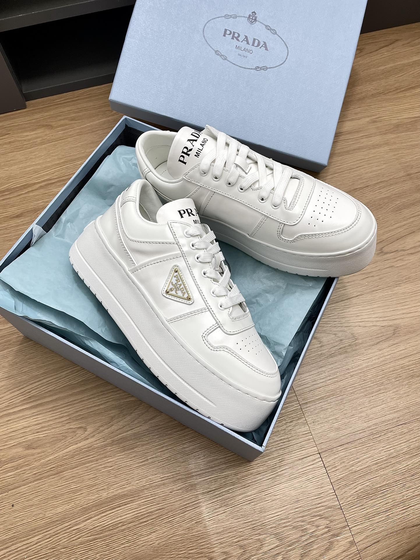 P-Sneakers