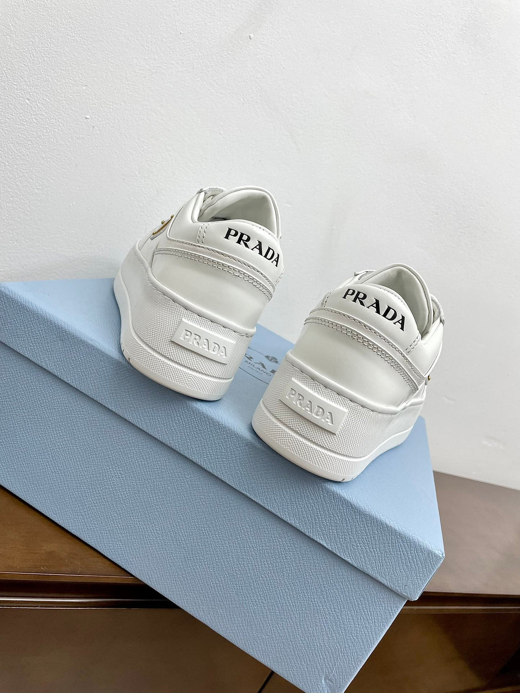 P-Sneakers