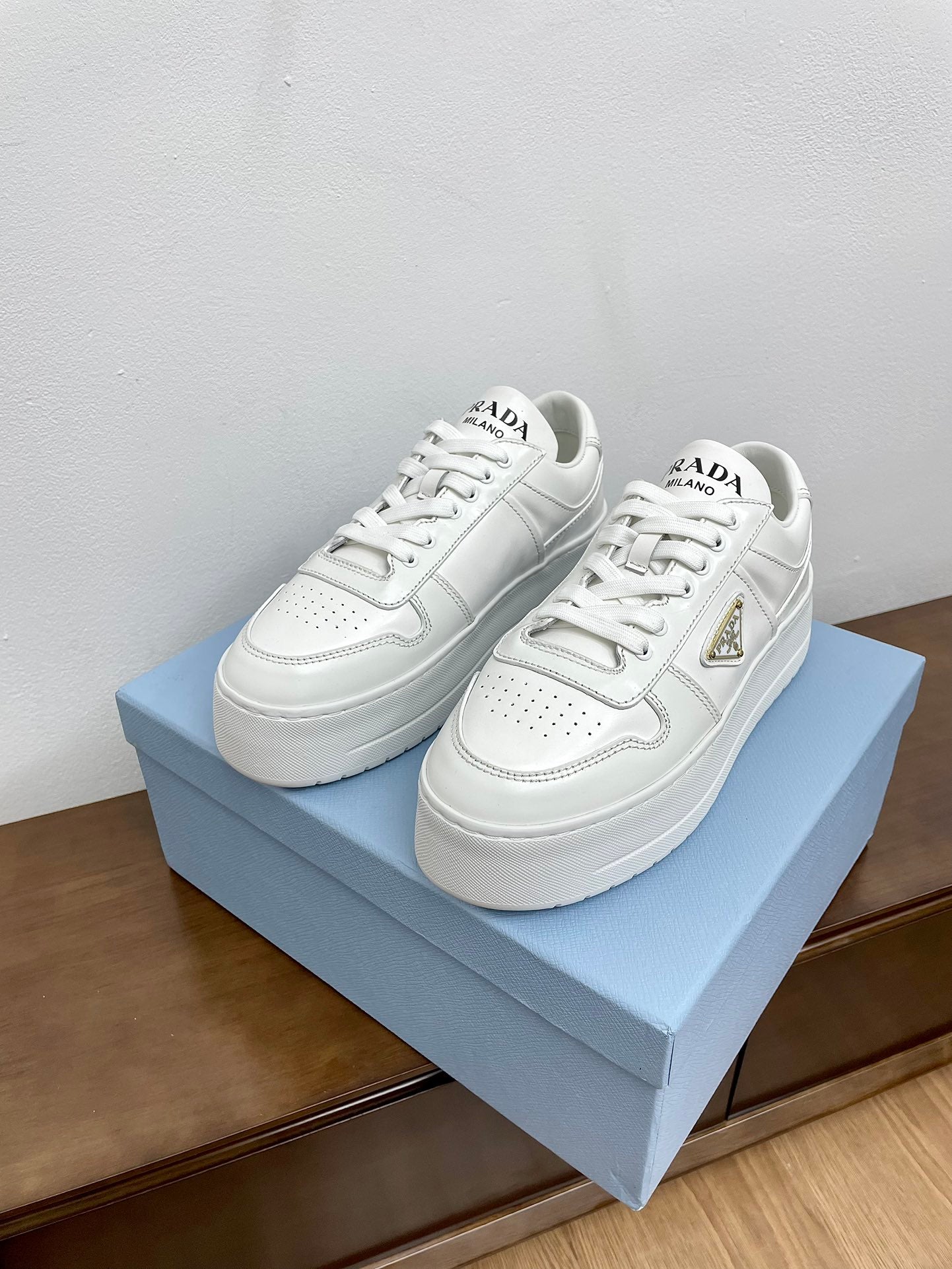 P-Sneakers
