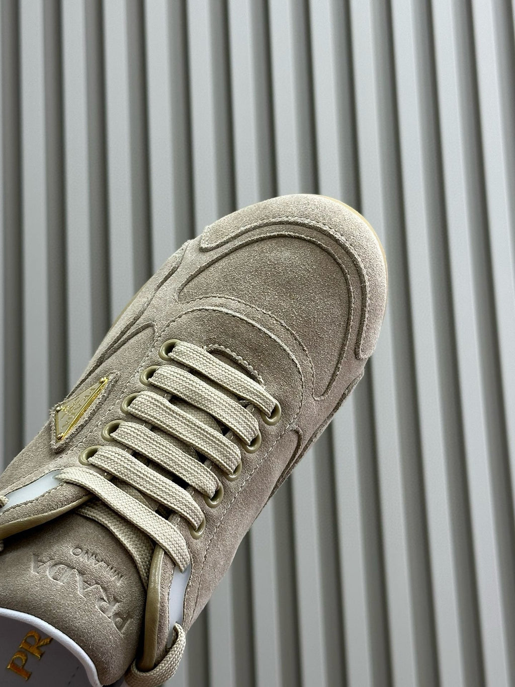 P-Sneakers