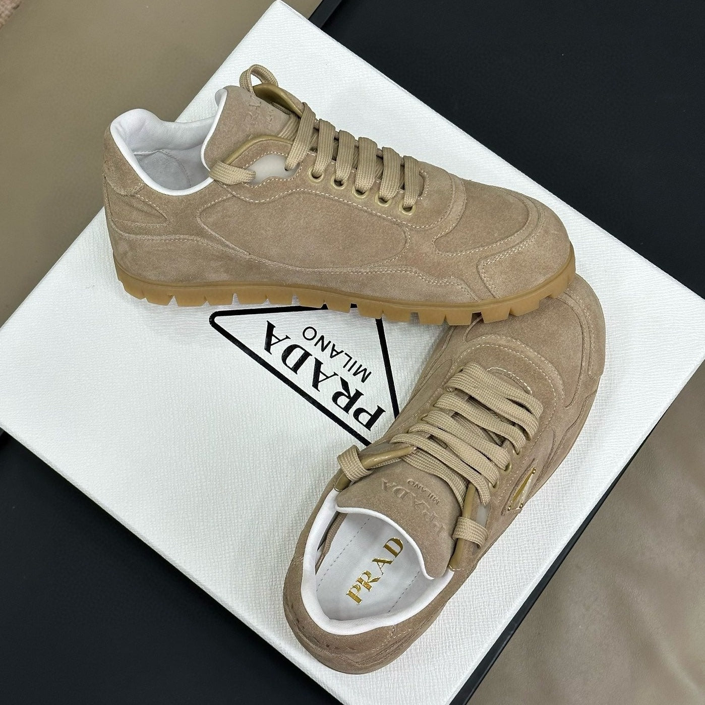 P-Sneakers