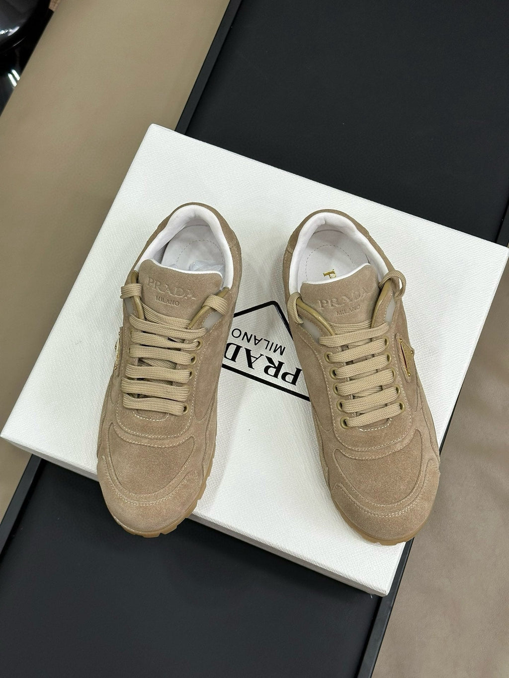 P-Sneakers