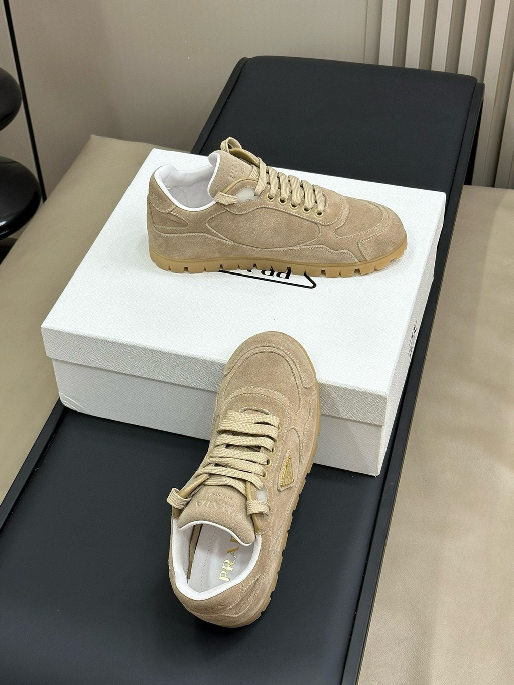 P-Sneakers