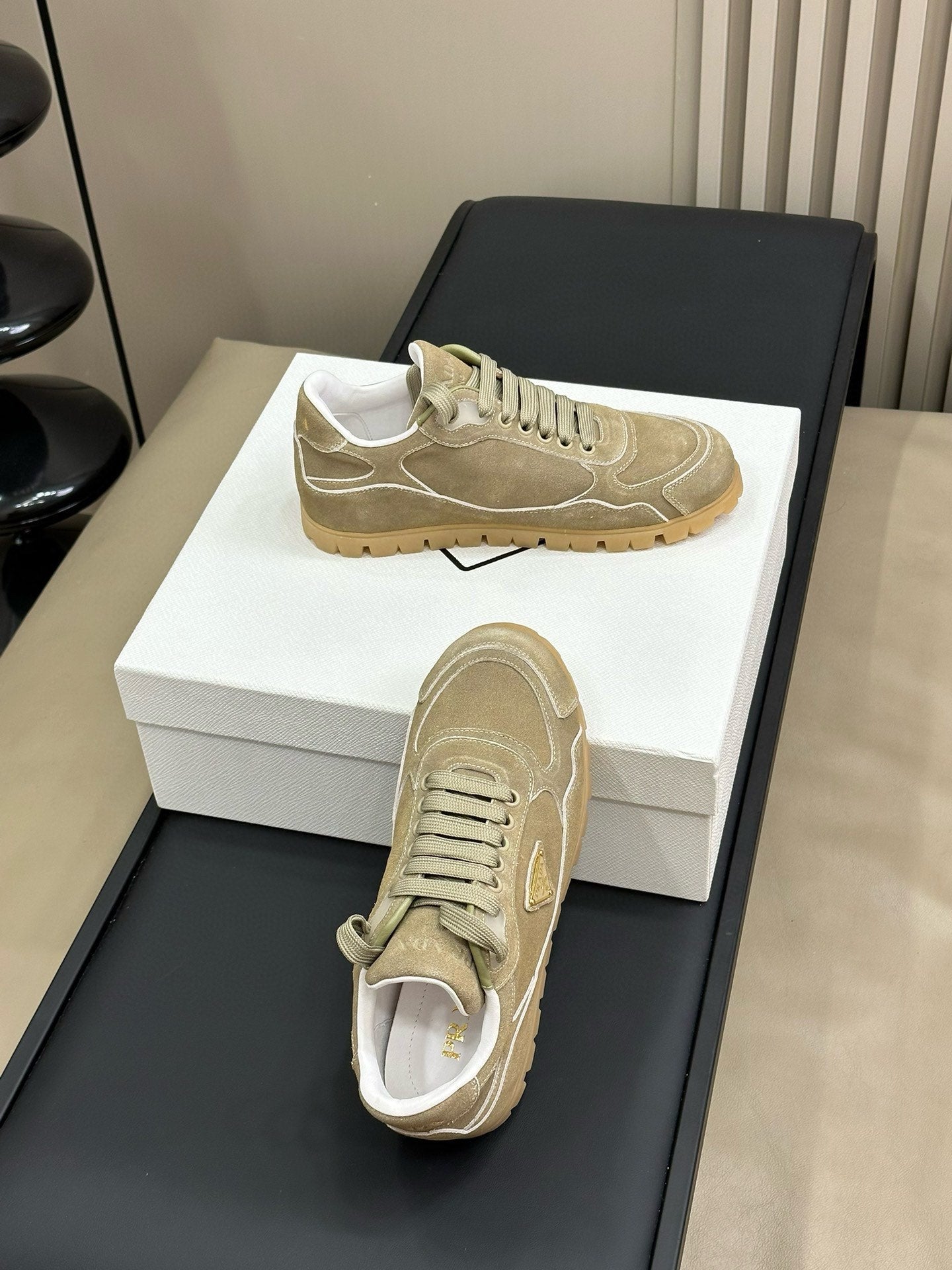 P-Sneakers