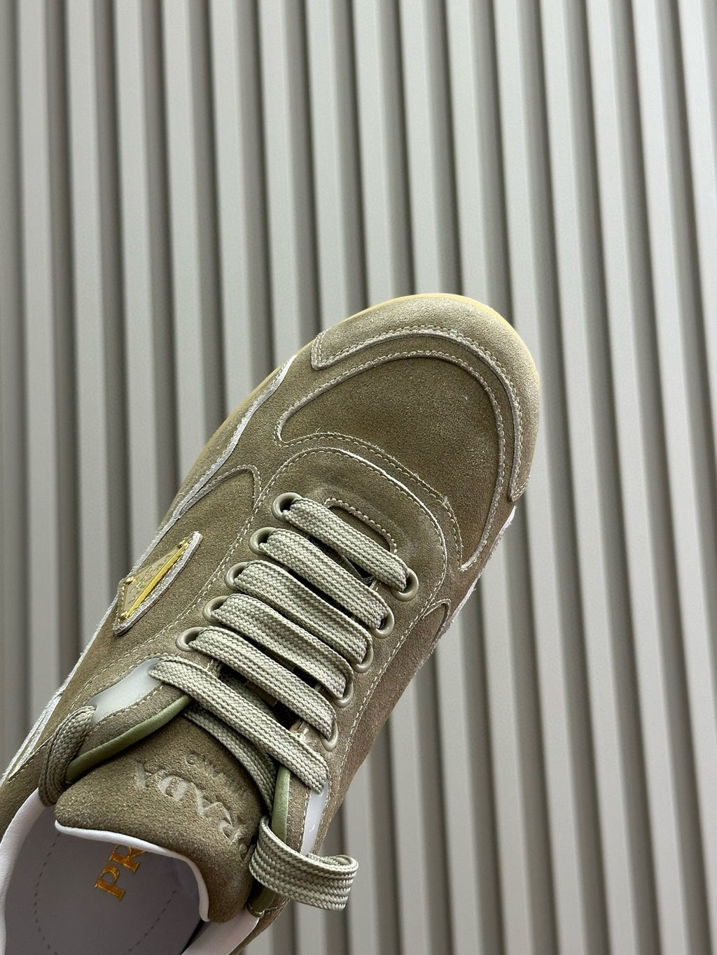 P-Sneakers