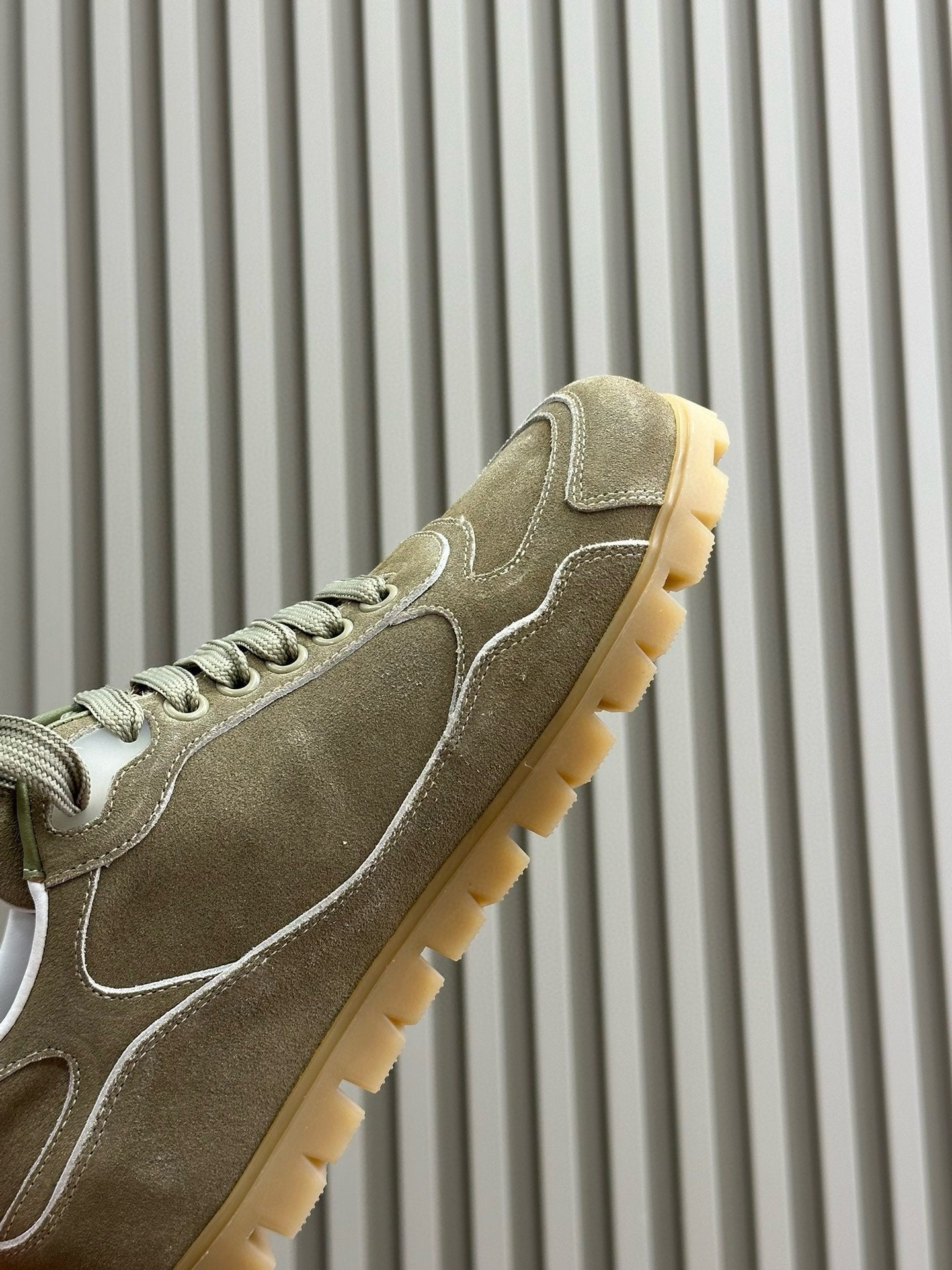 P-Sneakers