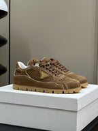 P-Sneakers