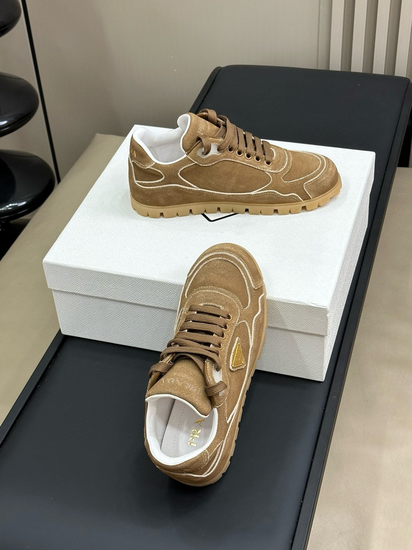 P-Sneakers
