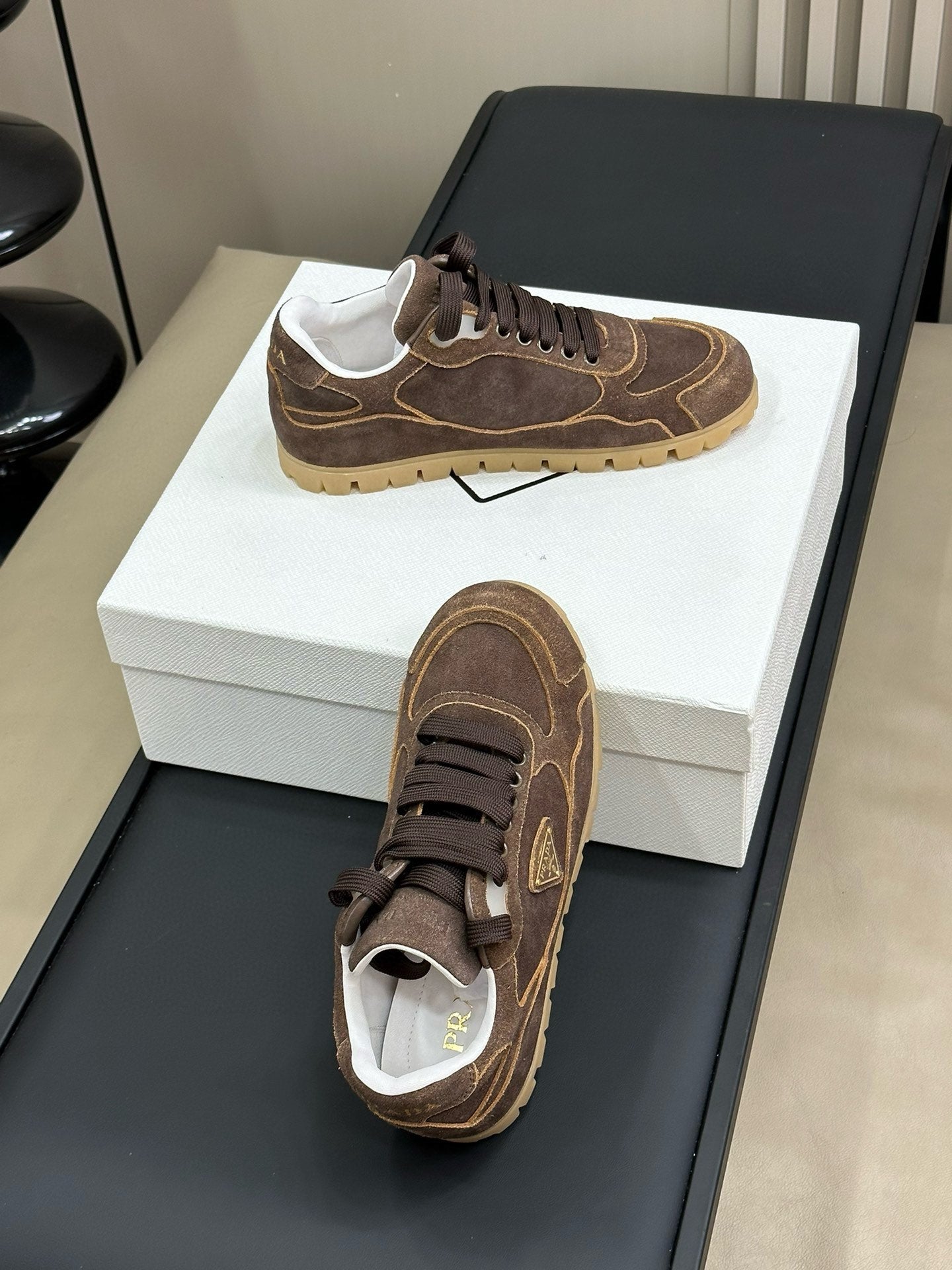 P-Sneakers