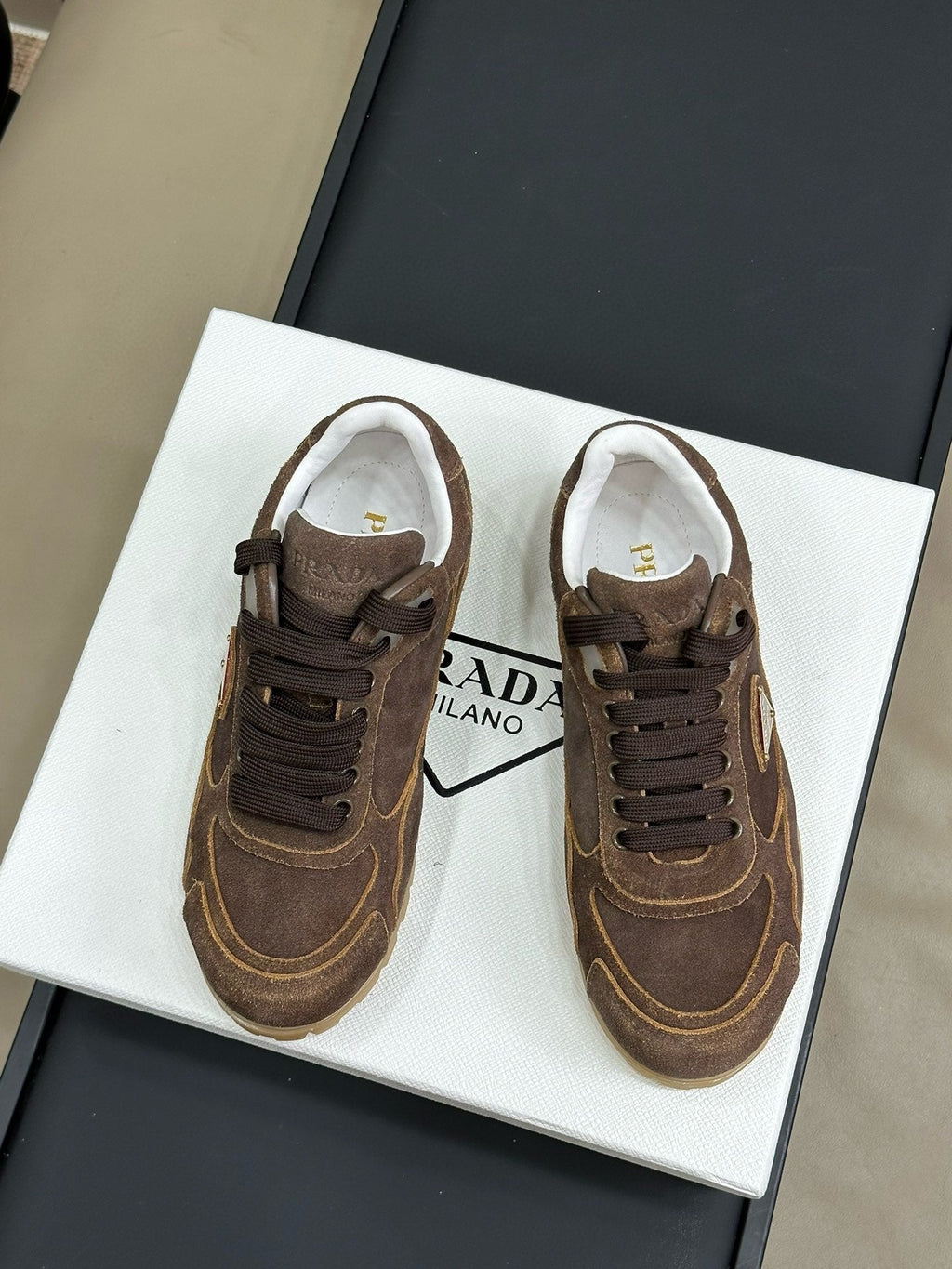 P-Sneakers