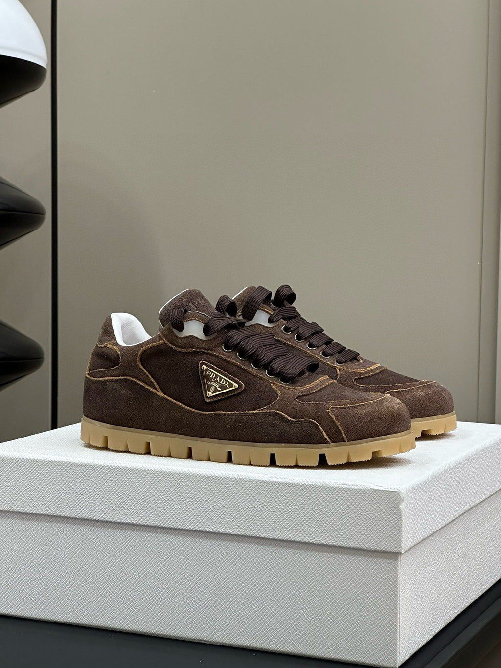 P-Sneakers