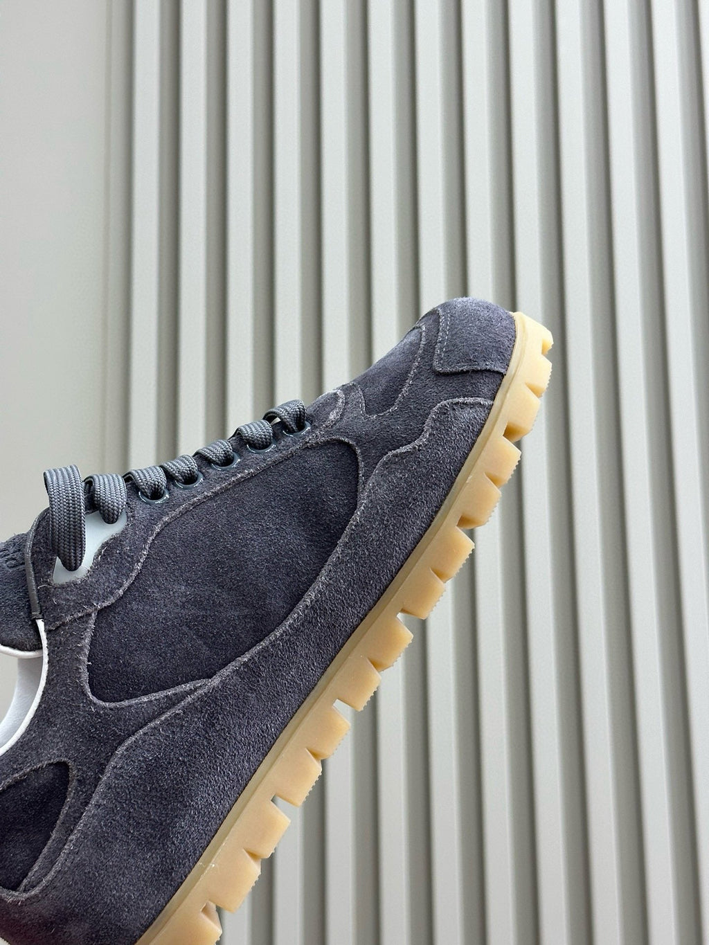P-Sneakers