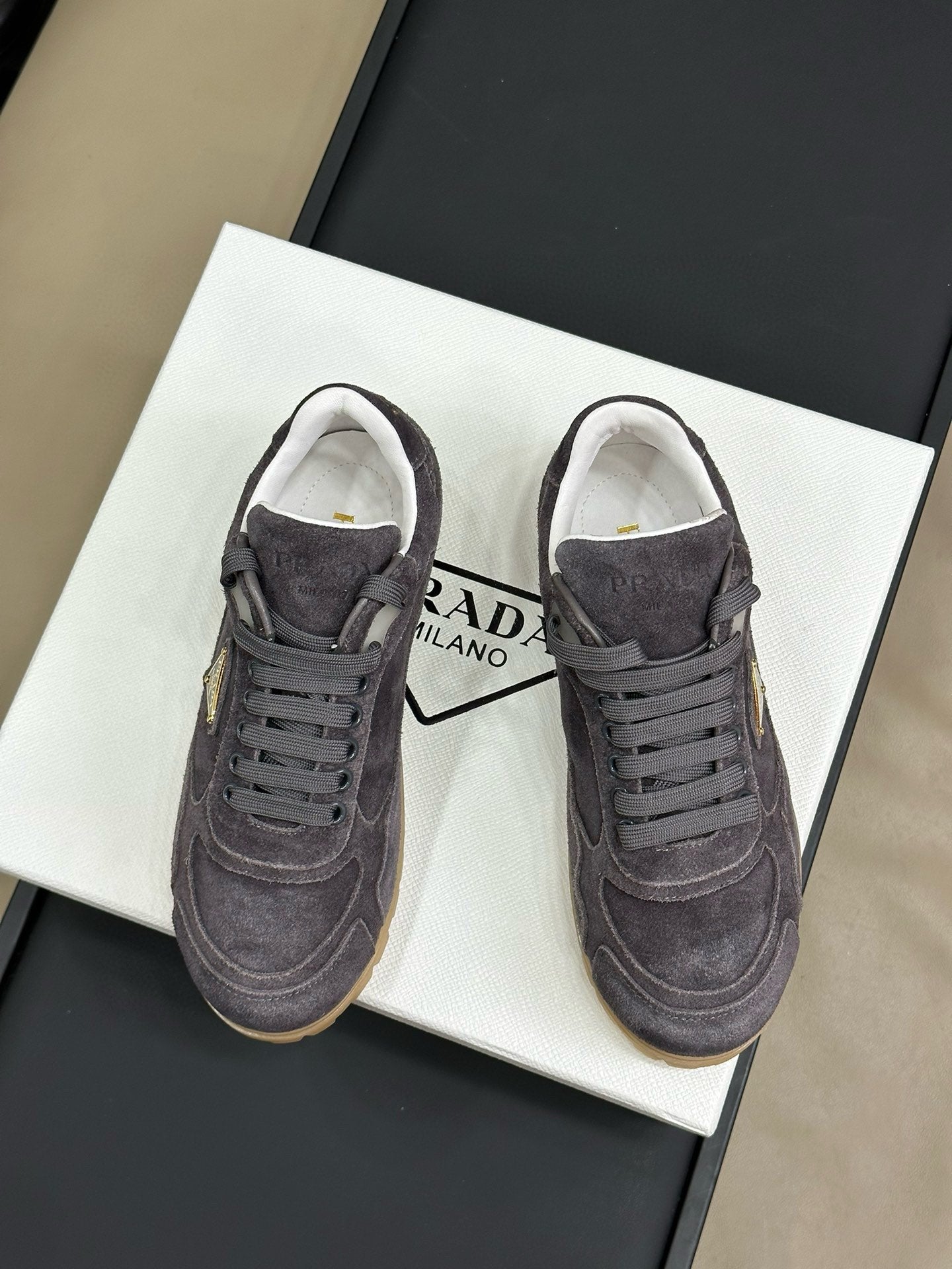 P-Sneakers
