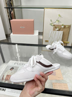 M-Sneakers