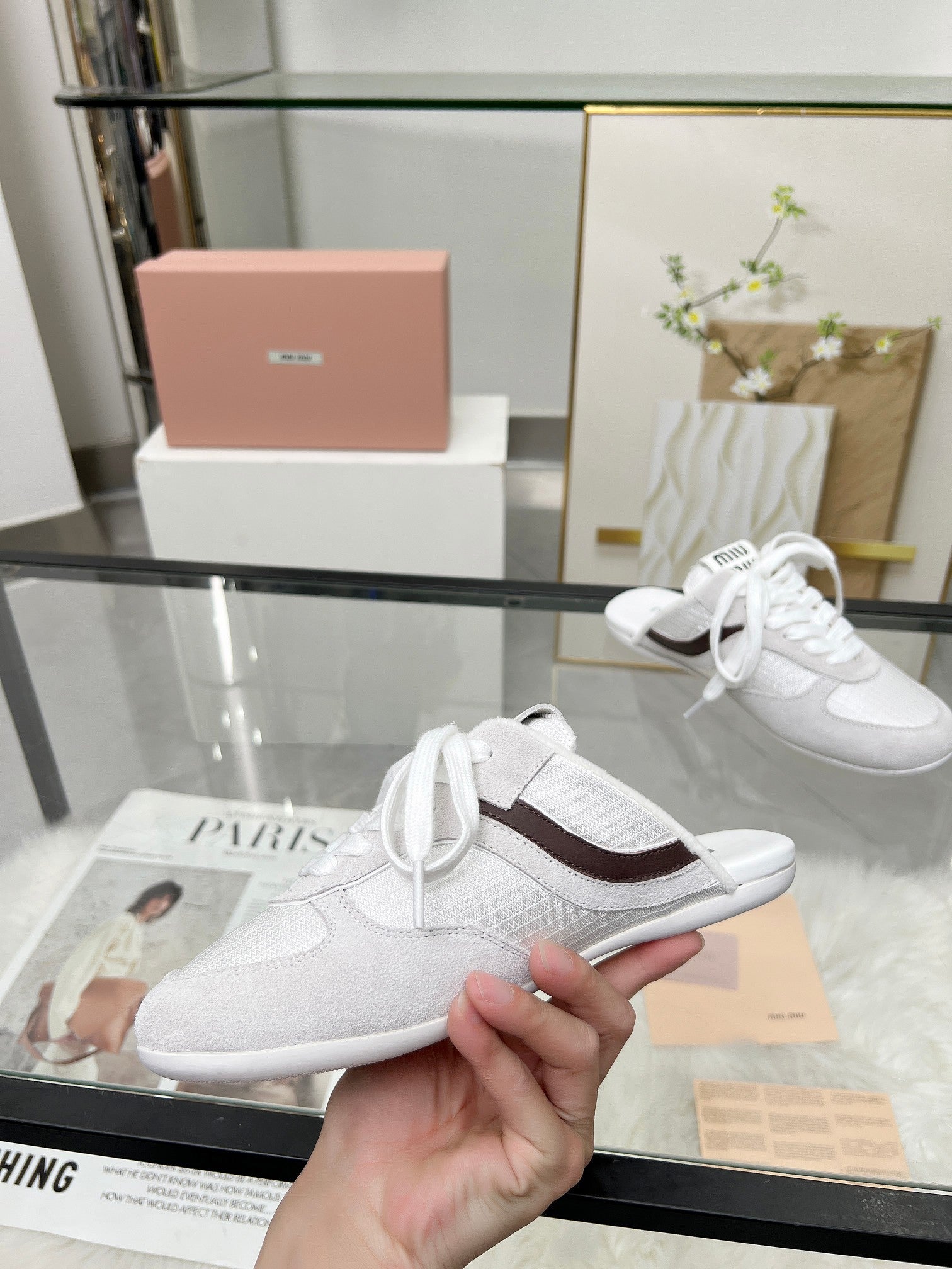 M-Sneakers
