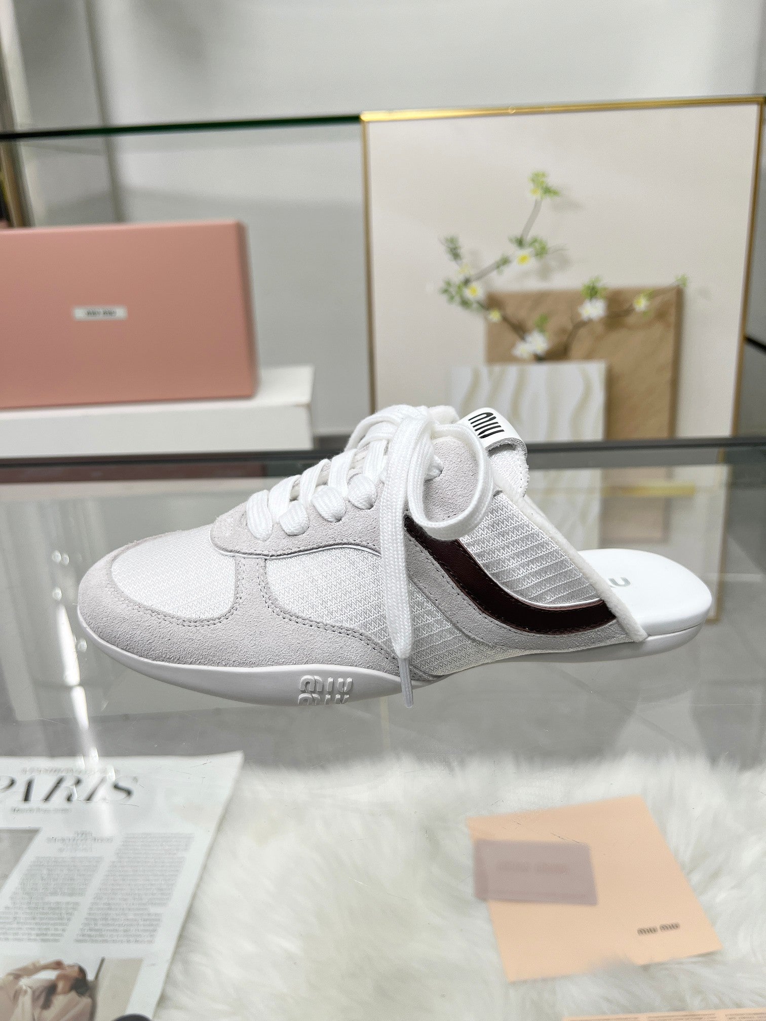 M-Sneakers