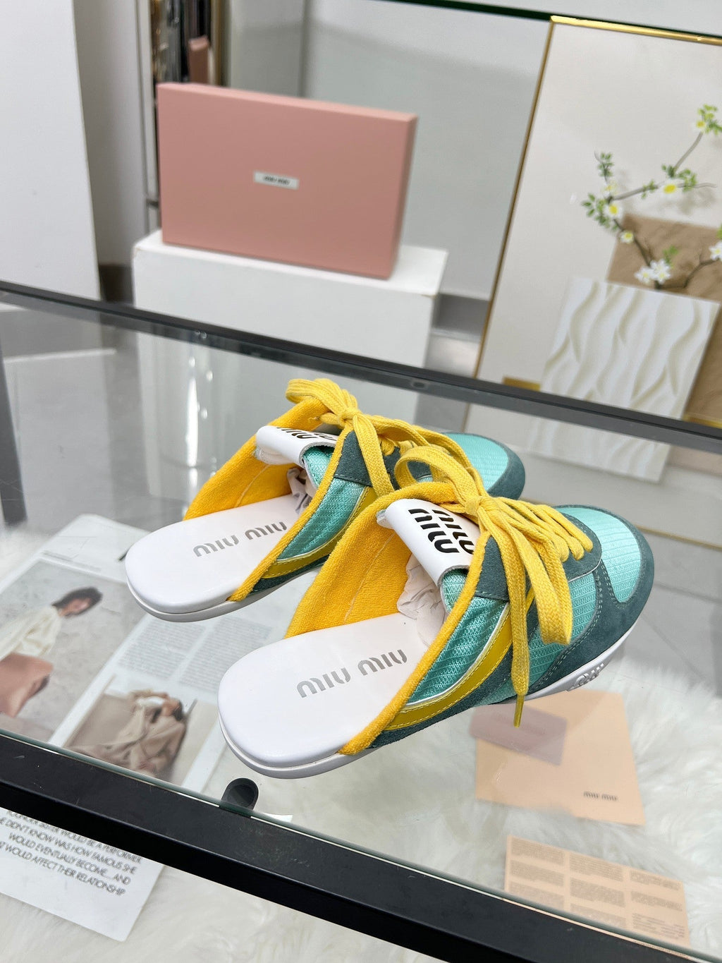 M-Sneakers